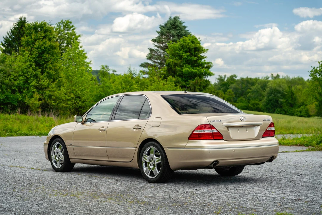 2004 Lexus LS 3rd Gen - Image 24 of 31