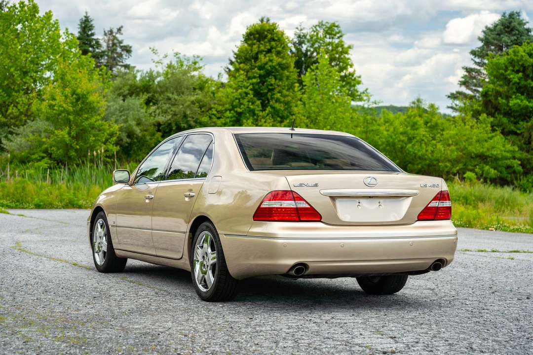 2004 Lexus LS 3rd Gen - Image 26 of 31