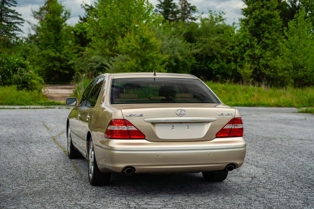 2004 Lexus LS 3rd Gen - Image 27 of 31