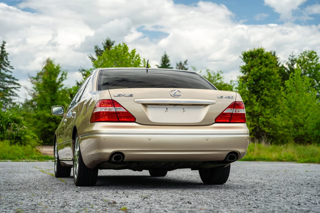 2004 Lexus LS 3rd Gen - Image 28 of 31