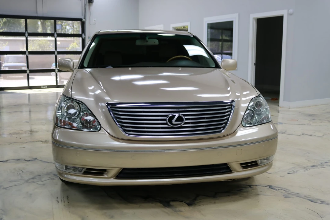 2004 Lexus LS 3rd Gen - Image 13 of 31