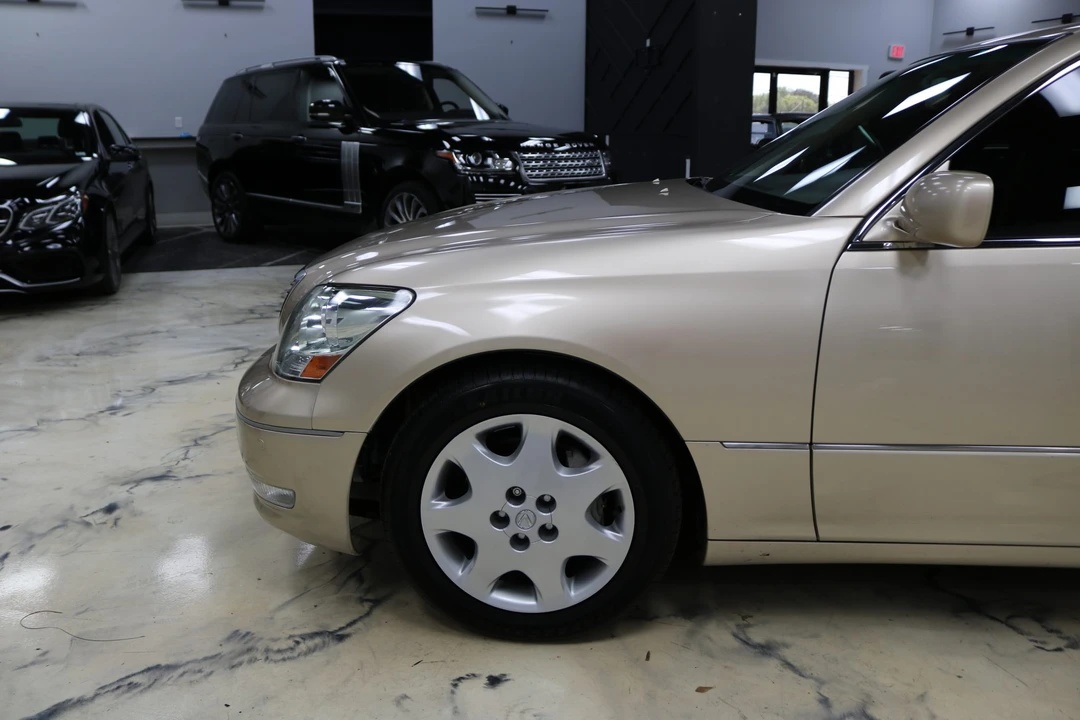 2004 Lexus LS 3rd Gen - Image 17 of 31