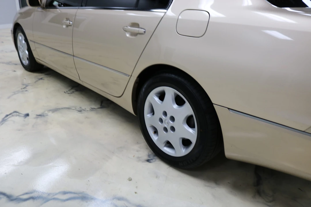 2004 Lexus LS 3rd Gen - Image 18 of 31
