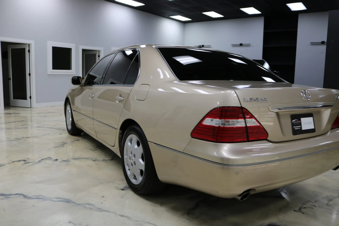 2004 Lexus LS 3rd Gen - Image 20 of 31