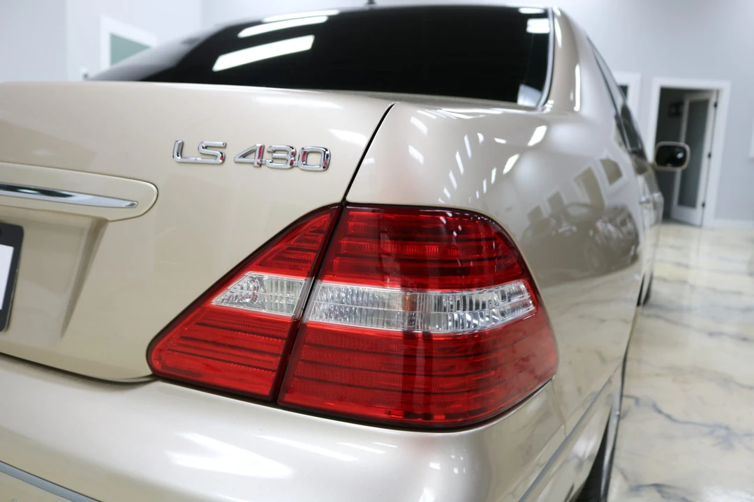 2004 Lexus LS 3rd Gen - Image 25 of 31