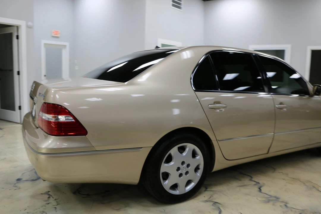 2004 Lexus LS 3rd Gen - Image 26 of 31