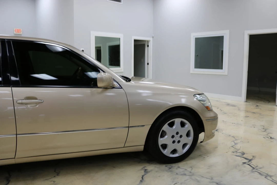 2004 Lexus LS 3rd Gen - Image 27 of 31