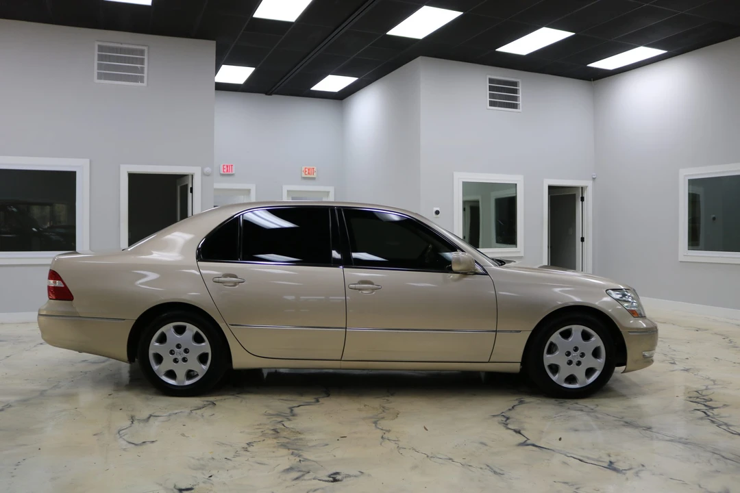 2004 Lexus LS 3rd Gen - Image 9 of 31