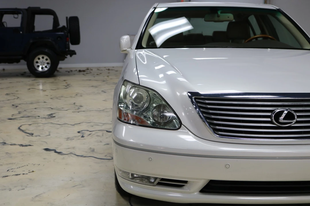 2004 Lexus LS 3rd Gen - Image 19 of 31