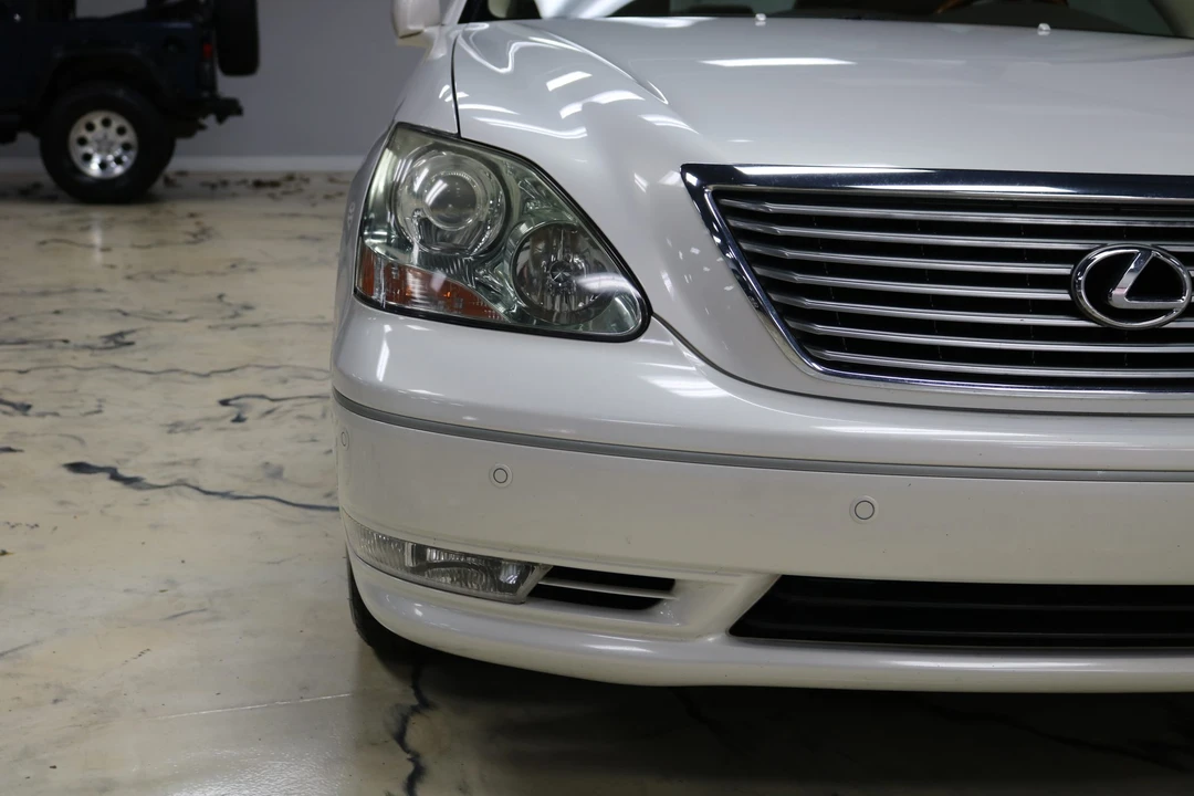 2004 Lexus LS 3rd Gen - Image 18 of 31
