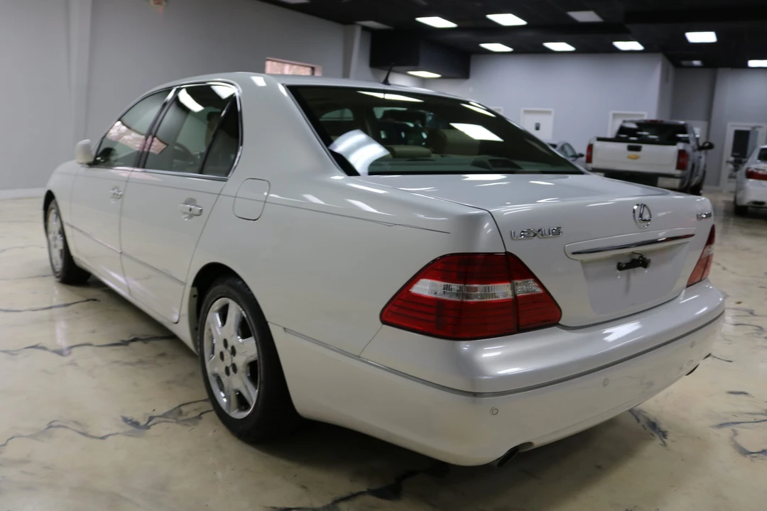 2004 Lexus LS 3rd Gen - Image 15 of 31