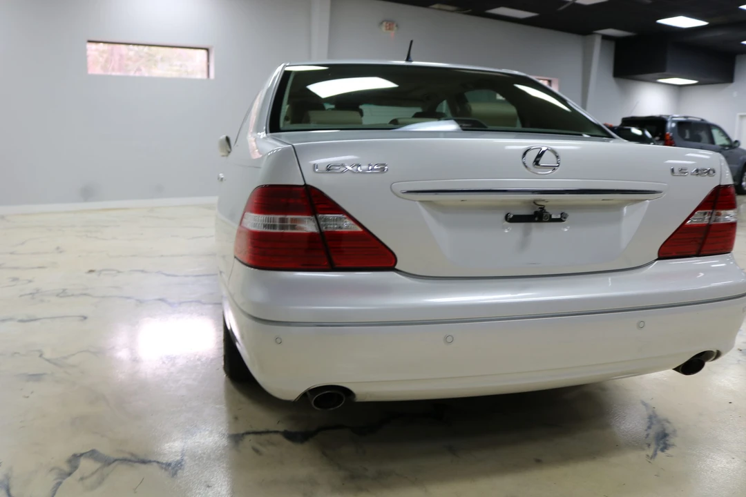 2004 Lexus LS 3rd Gen - Image 14 of 31