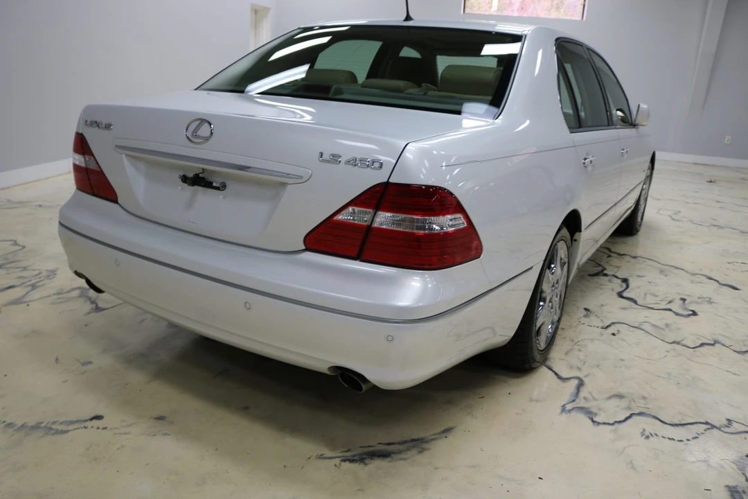 2004 Lexus LS 3rd Gen - Image 12 of 31