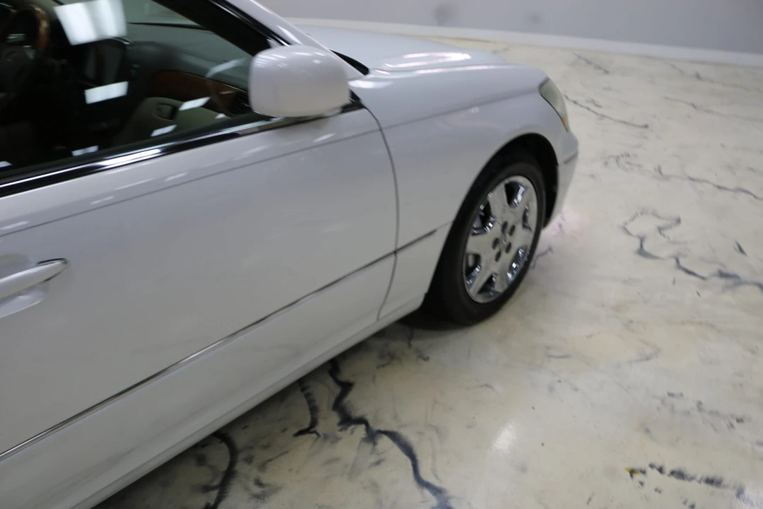 2004 Lexus LS 3rd Gen - Image 29 of 31