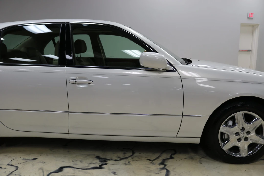 2004 Lexus LS 3rd Gen - Image 28 of 31