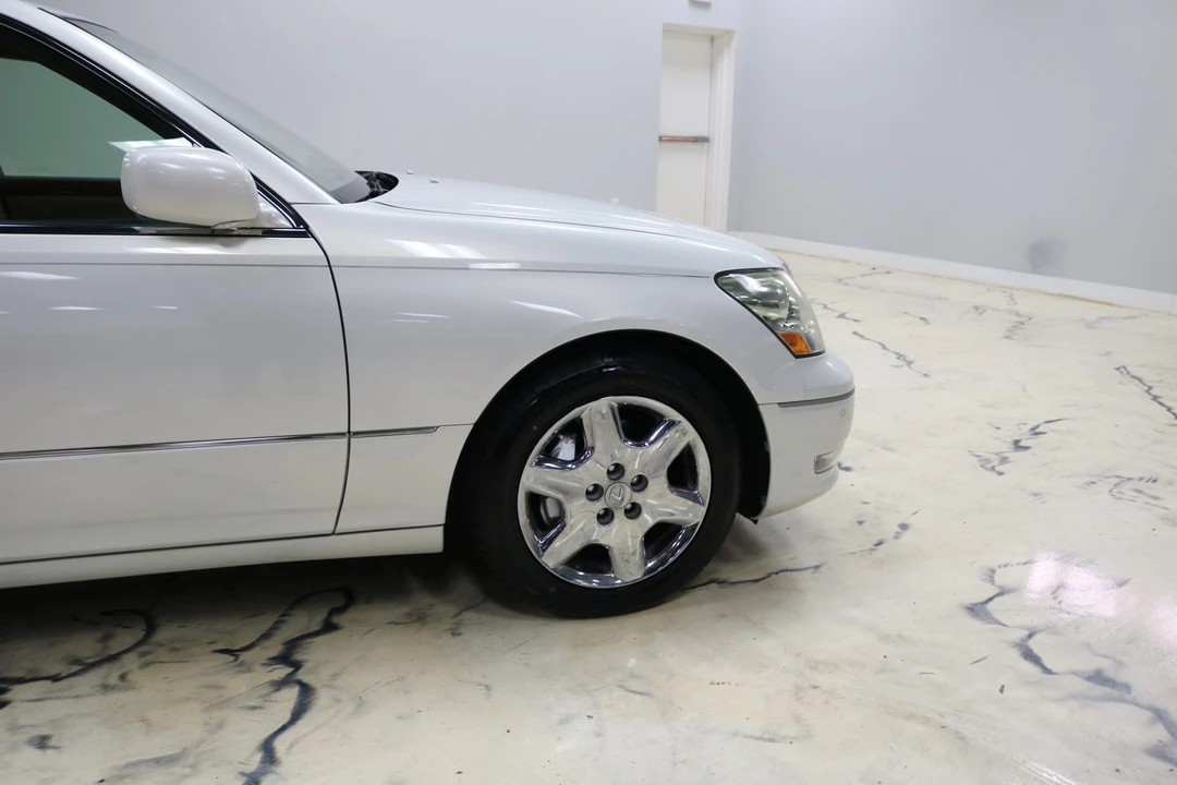 2004 Lexus LS 3rd Gen - Image 25 of 31