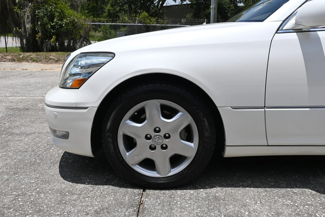 2004 Lexus LS 3rd Gen - Image 17 of 31