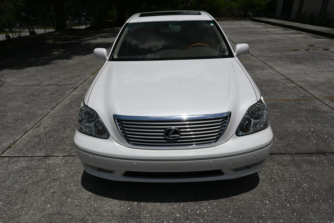 2004 Lexus LS 3rd Gen - Image 15 of 31