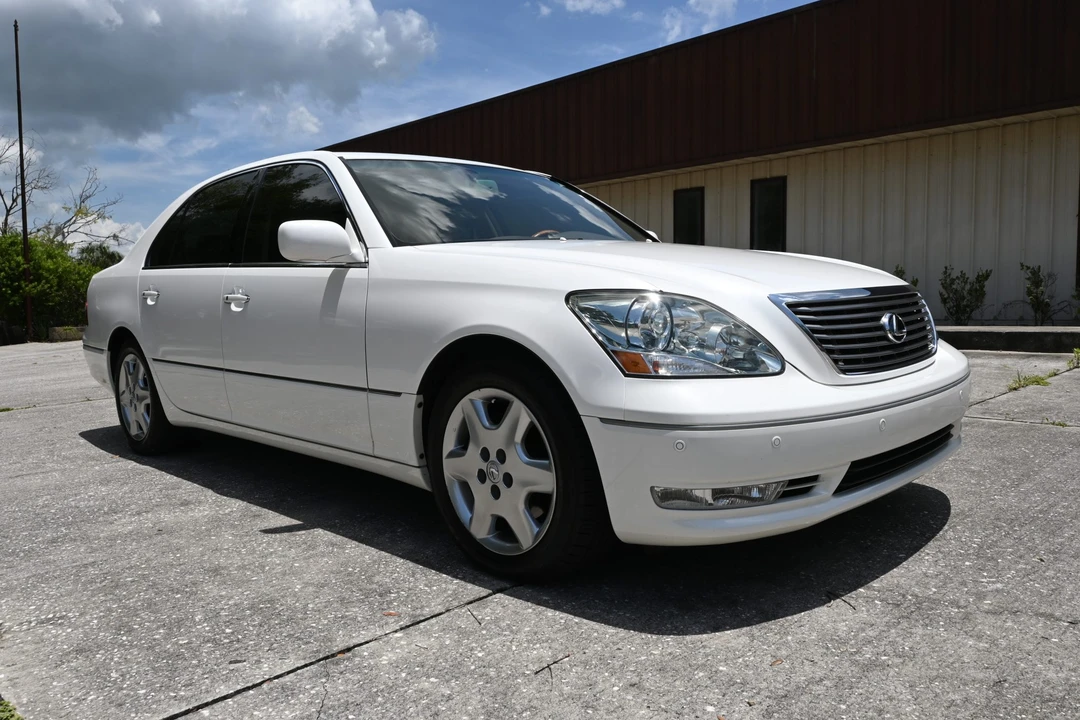 2004 Lexus LS 3rd Gen - Image 14 of 31