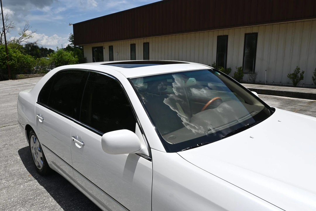 2004 Lexus LS 3rd Gen - Image 28 of 31