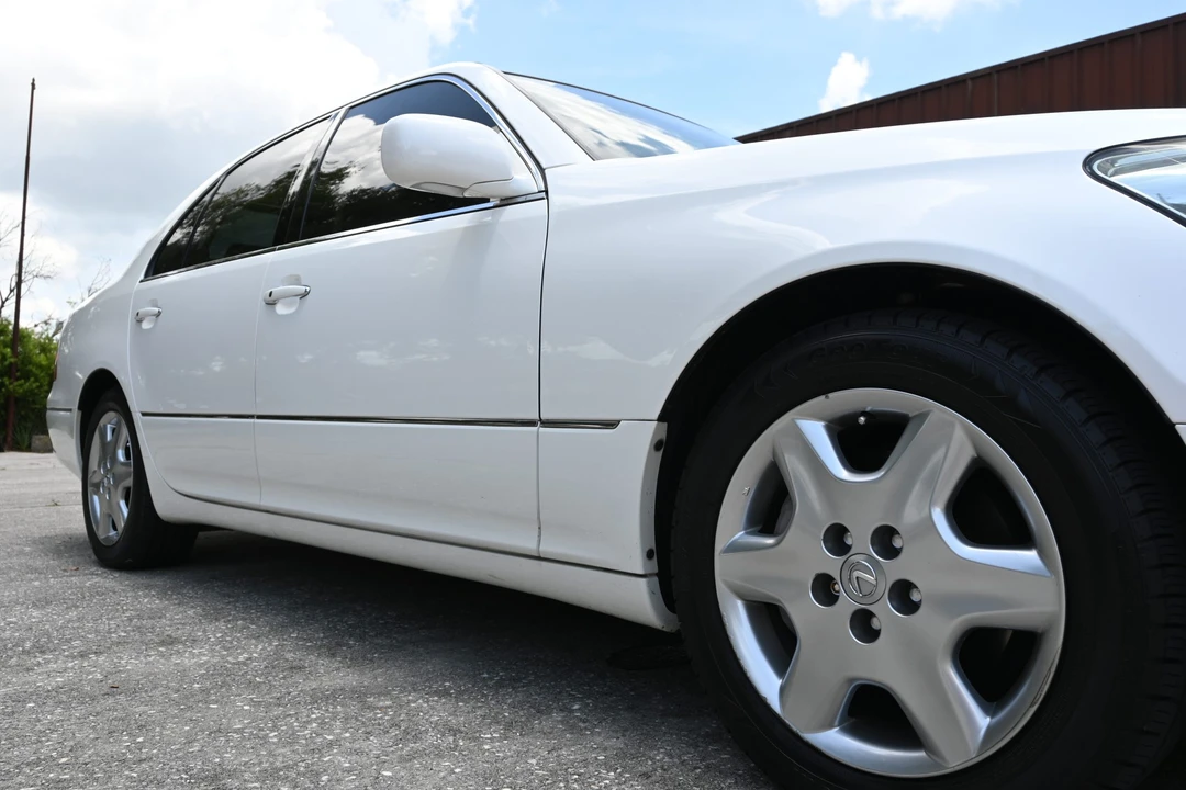 2004 Lexus LS 3rd Gen - Image 25 of 31