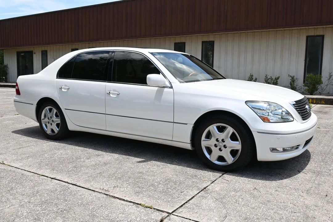 2004 Lexus LS 3rd Gen - Image 13 of 31