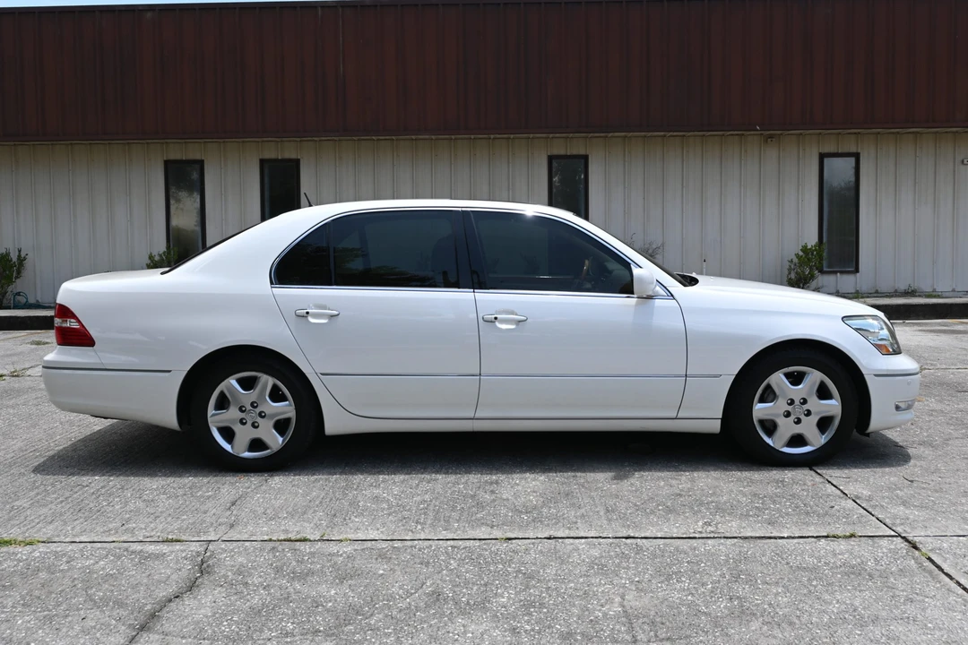2004 Lexus LS 3rd Gen - Image 12 of 31