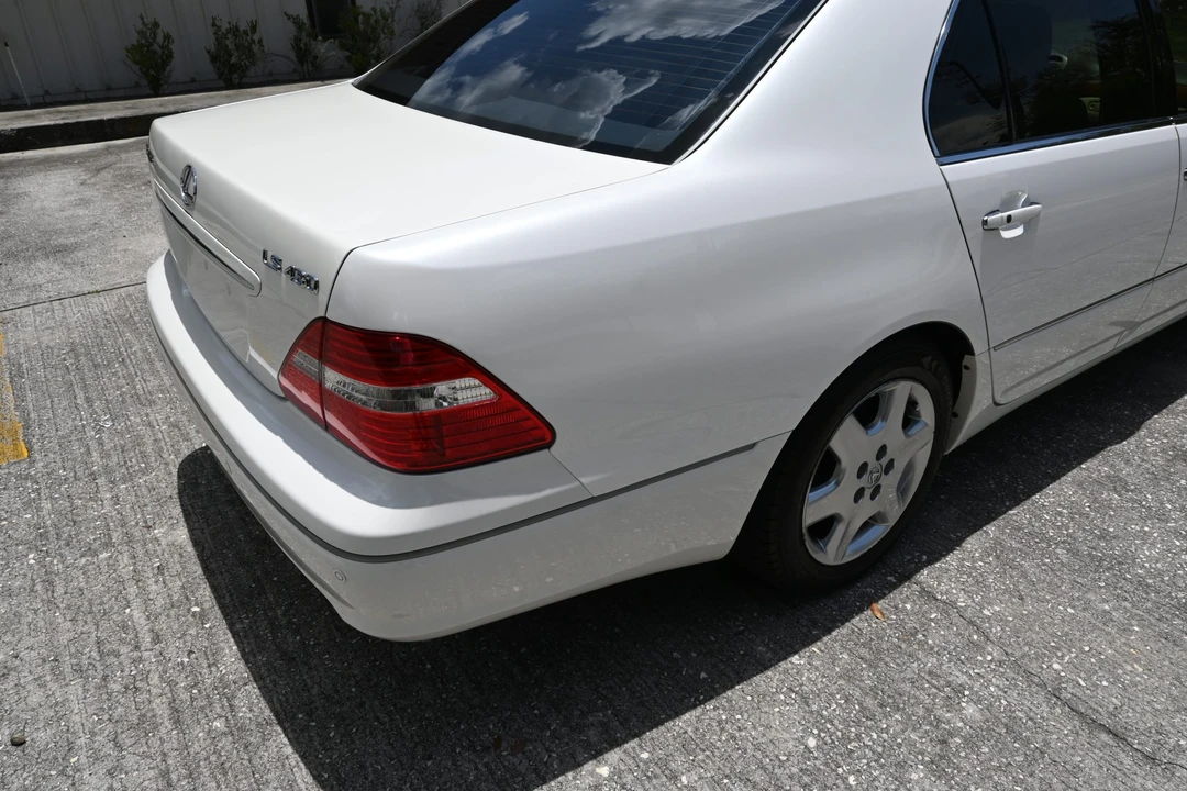 2004 Lexus LS 3rd Gen - Image 21 of 31