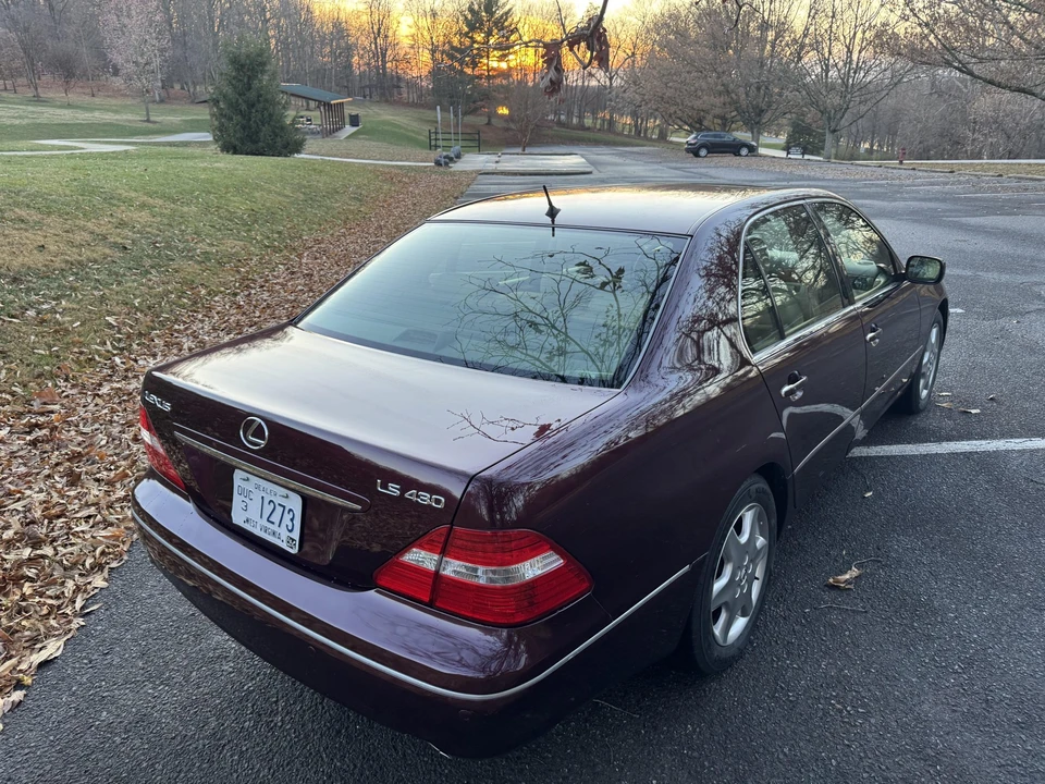 2004 Lexus LS 3rd Gen - Image 13 of 31