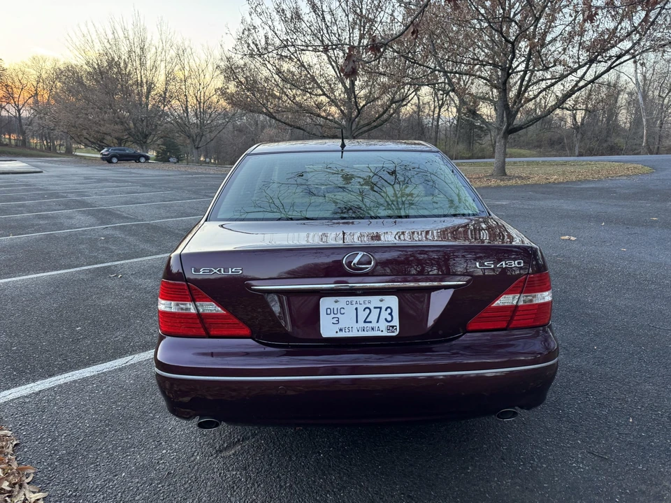 2004 Lexus LS 3rd Gen - Image 17 of 31
