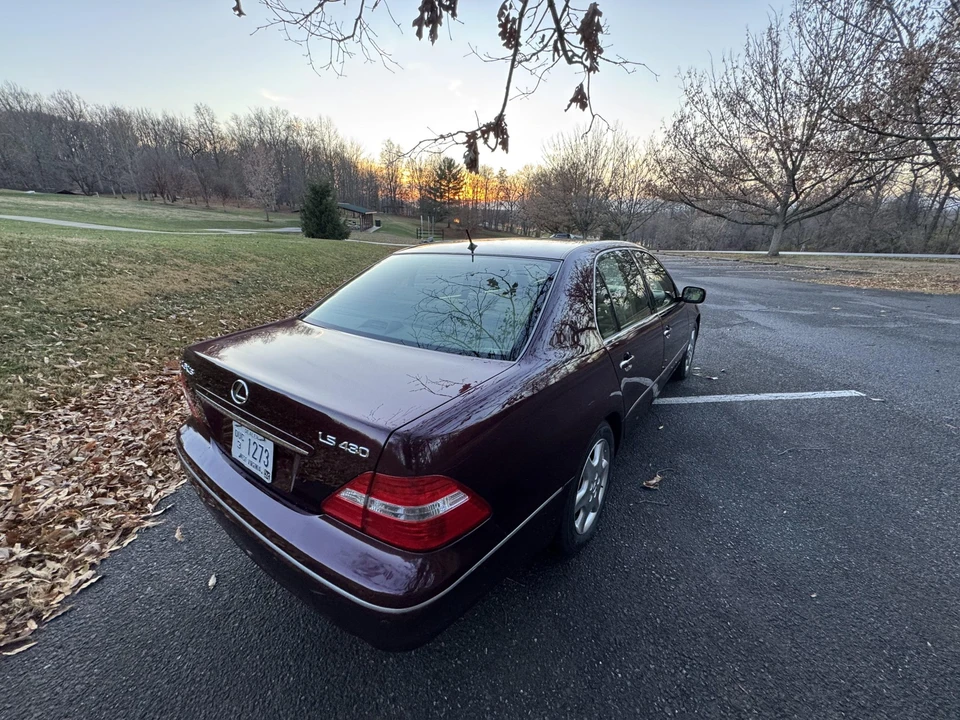 2004 Lexus LS 3rd Gen - Image 14 of 31