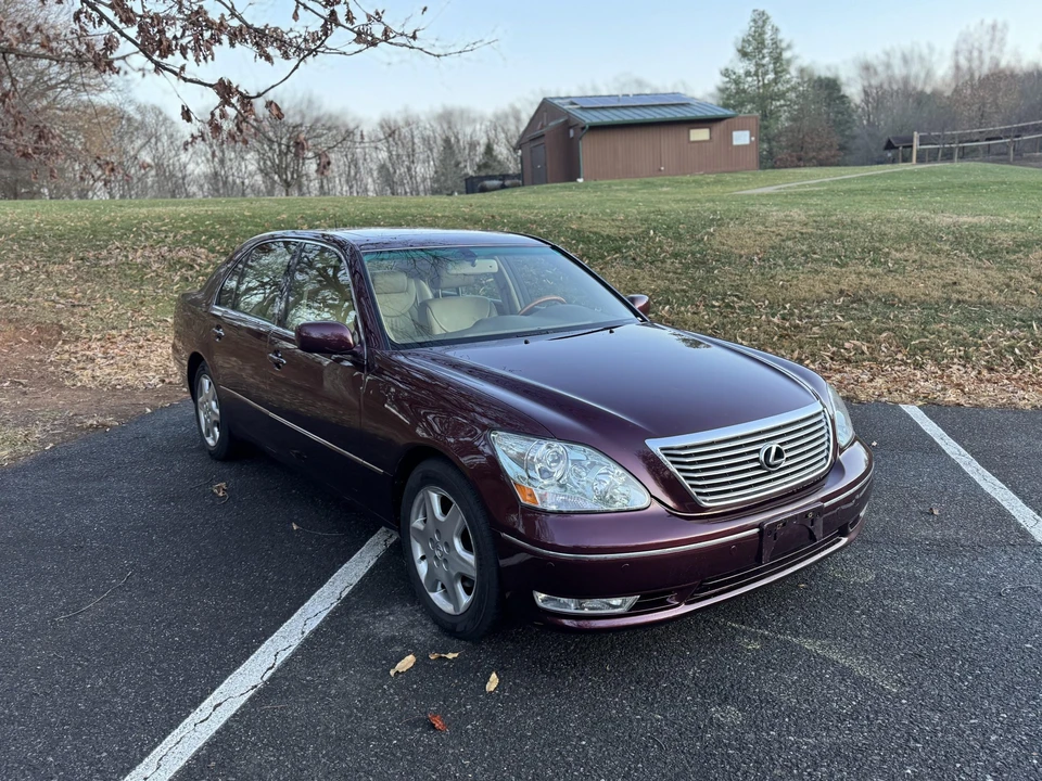 2004 Lexus LS 3rd Gen - Image 10 of 31