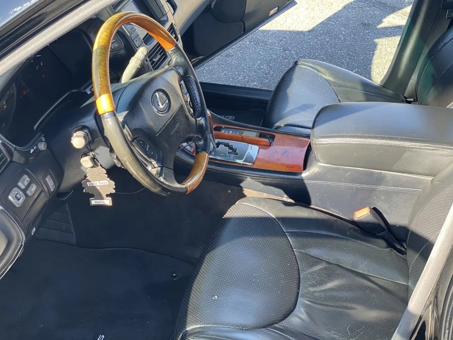 2004 Lexus LS 3rd Gen - Image 3 of 12