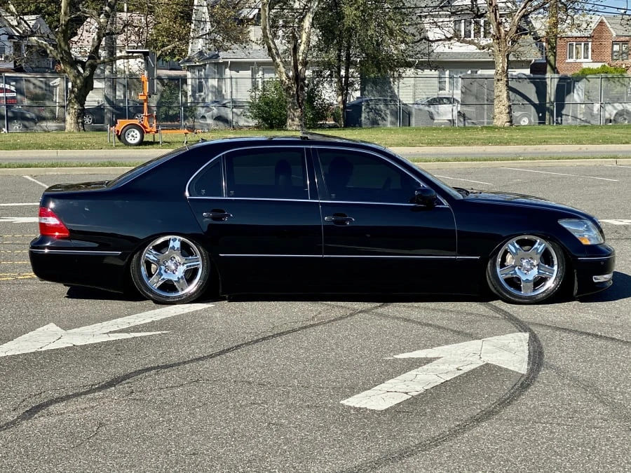 2004 Lexus LS 3rd Gen - Image 2 of 12