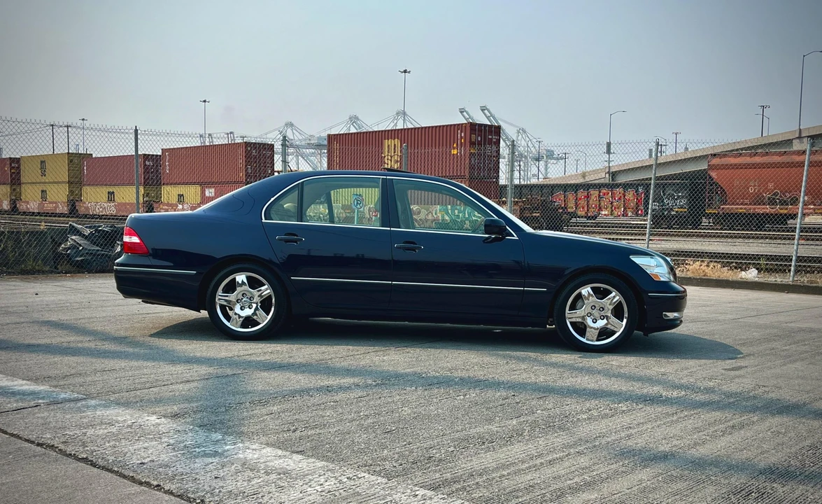 2004 Lexus LS 3rd Gen - Image 14 of 31
