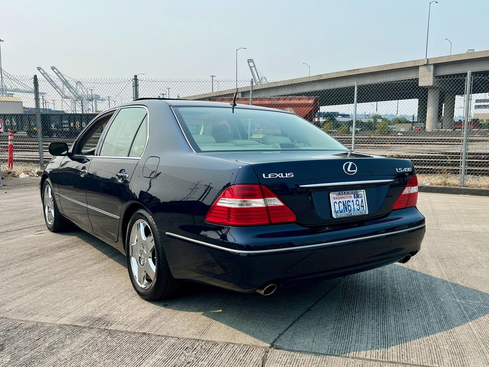 2004 Lexus LS 3rd Gen - Image 20 of 31