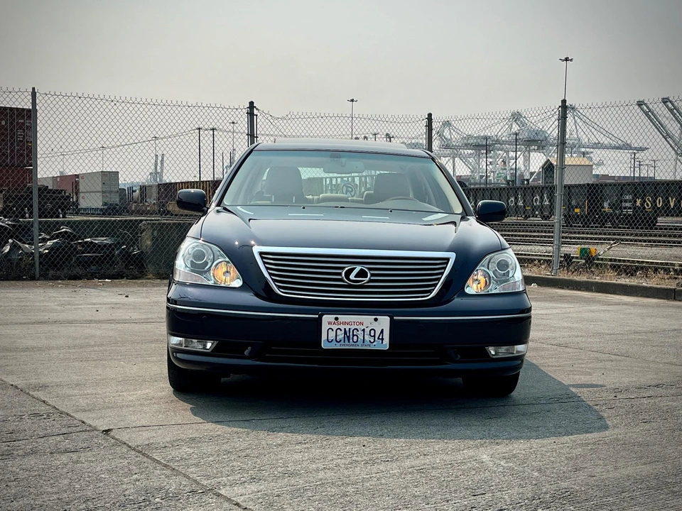 2004 Lexus LS 3rd Gen - Image 5 of 31