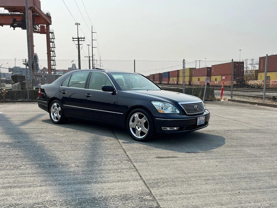 2004 Lexus LS 3rd Gen - Image 10 of 31