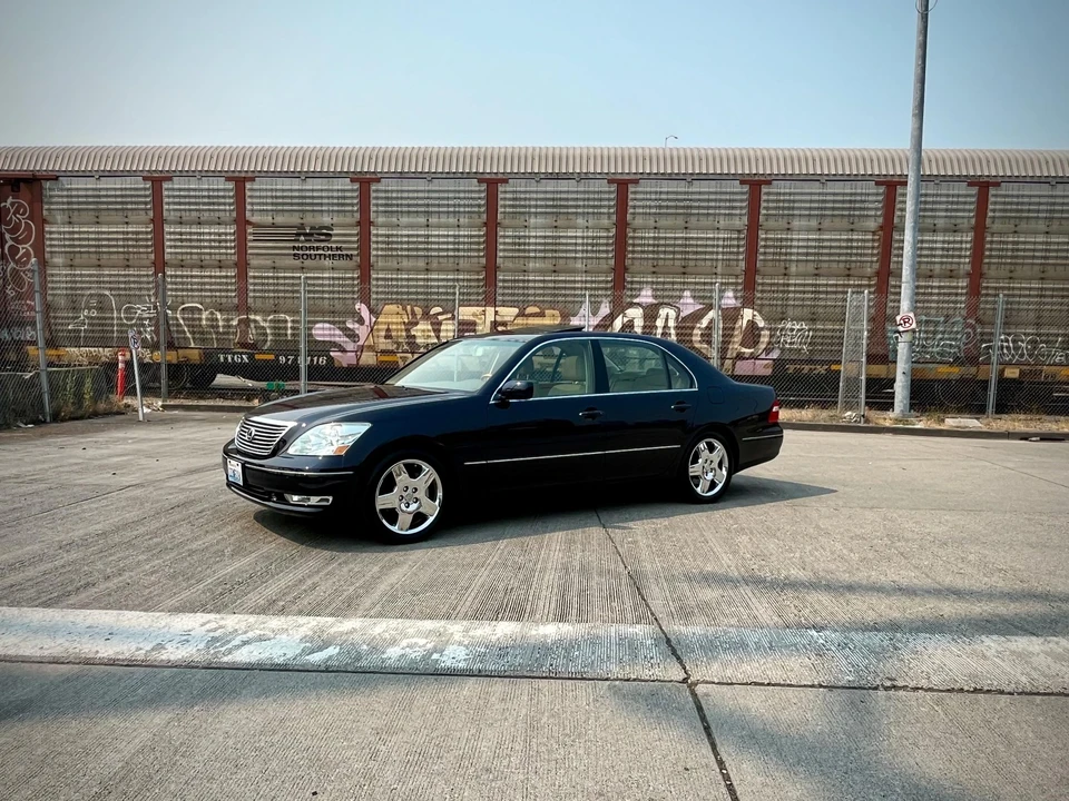2004 Lexus LS 3rd Gen - Image 2 of 31