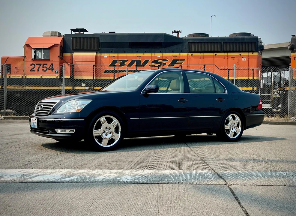 2004 Lexus LS 3rd Gen - Image 3 of 31