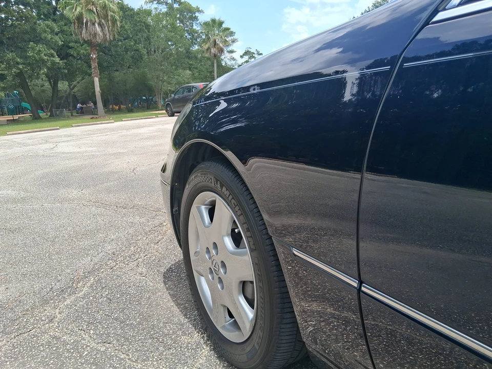 2004 Lexus LS 3rd Gen - Image 22 of 31