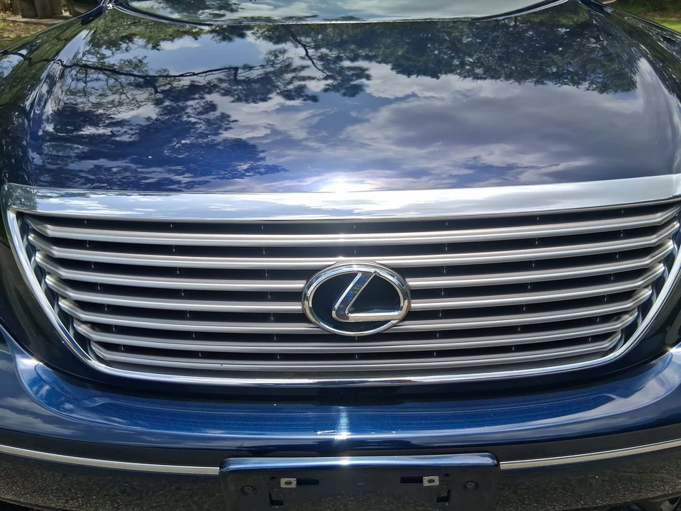 2004 Lexus LS 3rd Gen - Image 16 of 31