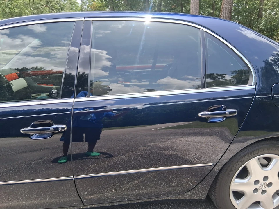 2004 Lexus LS 3rd Gen - Image 29 of 31