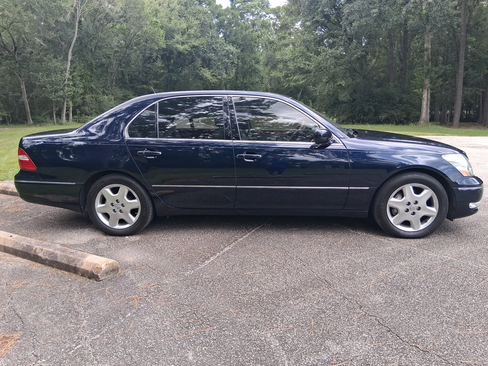 2004 Lexus LS 3rd Gen - Image 8 of 31
