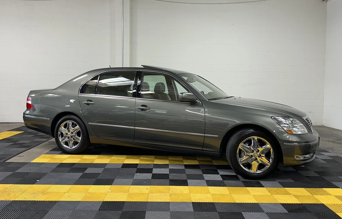 2004 Lexus LS 3rd Gen - Image 7 of 31
