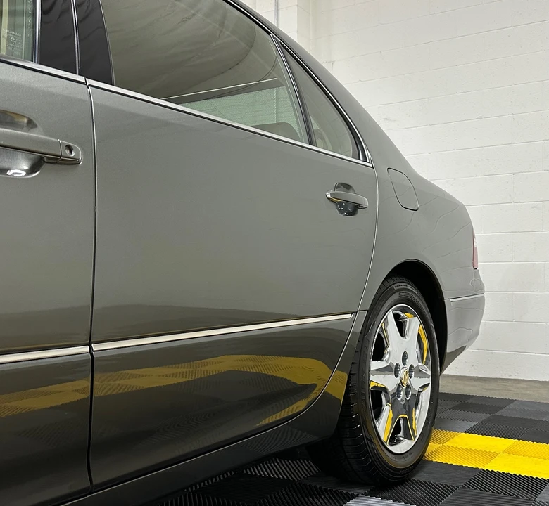 2004 Lexus LS 3rd Gen - Image 24 of 31