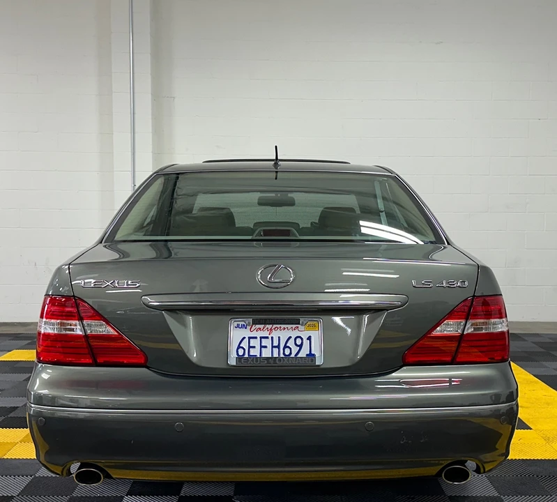 2004 Lexus LS 3rd Gen - Image 14 of 31