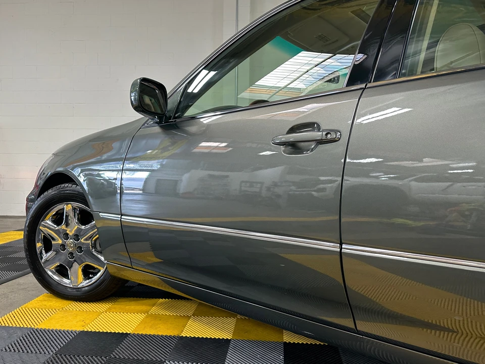 2004 Lexus LS 3rd Gen - Image 21 of 31