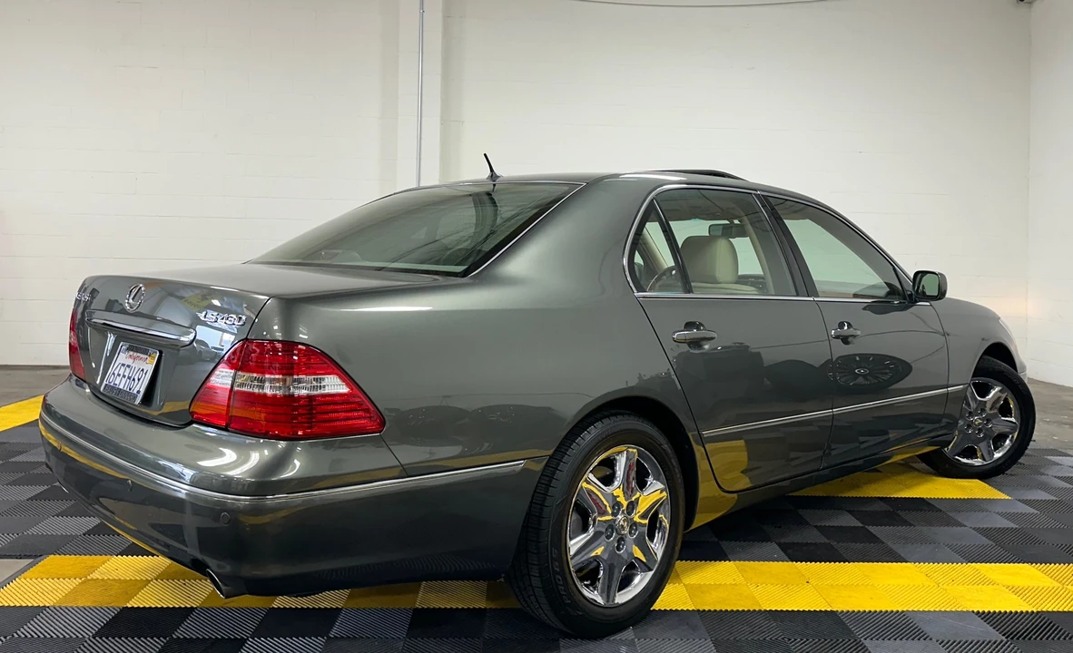 2004 Lexus LS 3rd Gen - Image 10 of 31