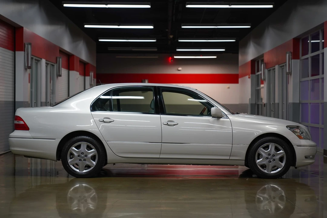2004 Lexus LS 3rd Gen - Image 23 of 31